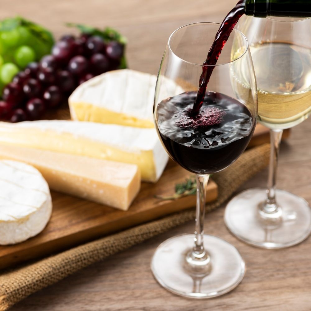 Accord vins & fromages sur les tables partenaires du Mas Rouvier